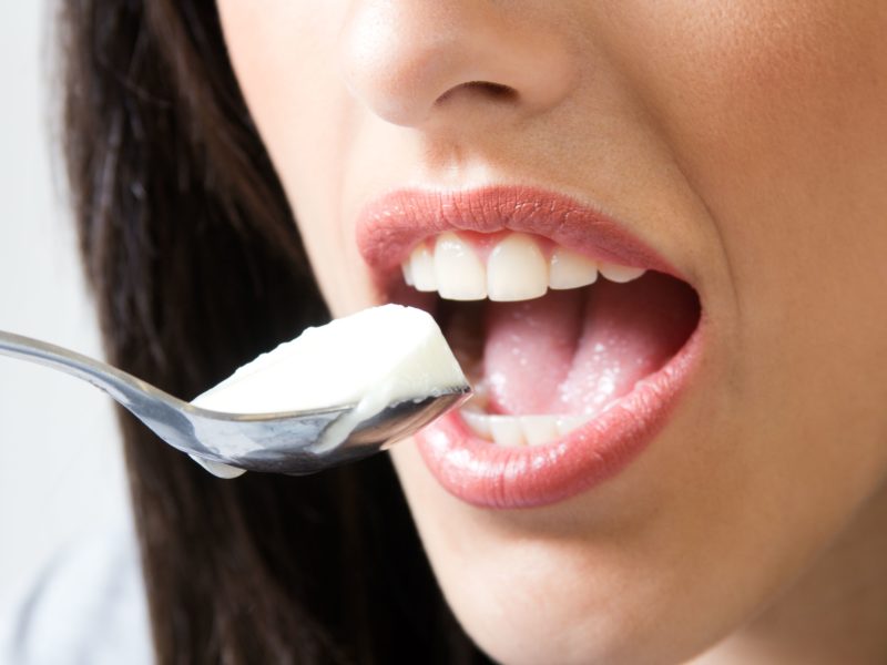 alimentos que manchan los dientes