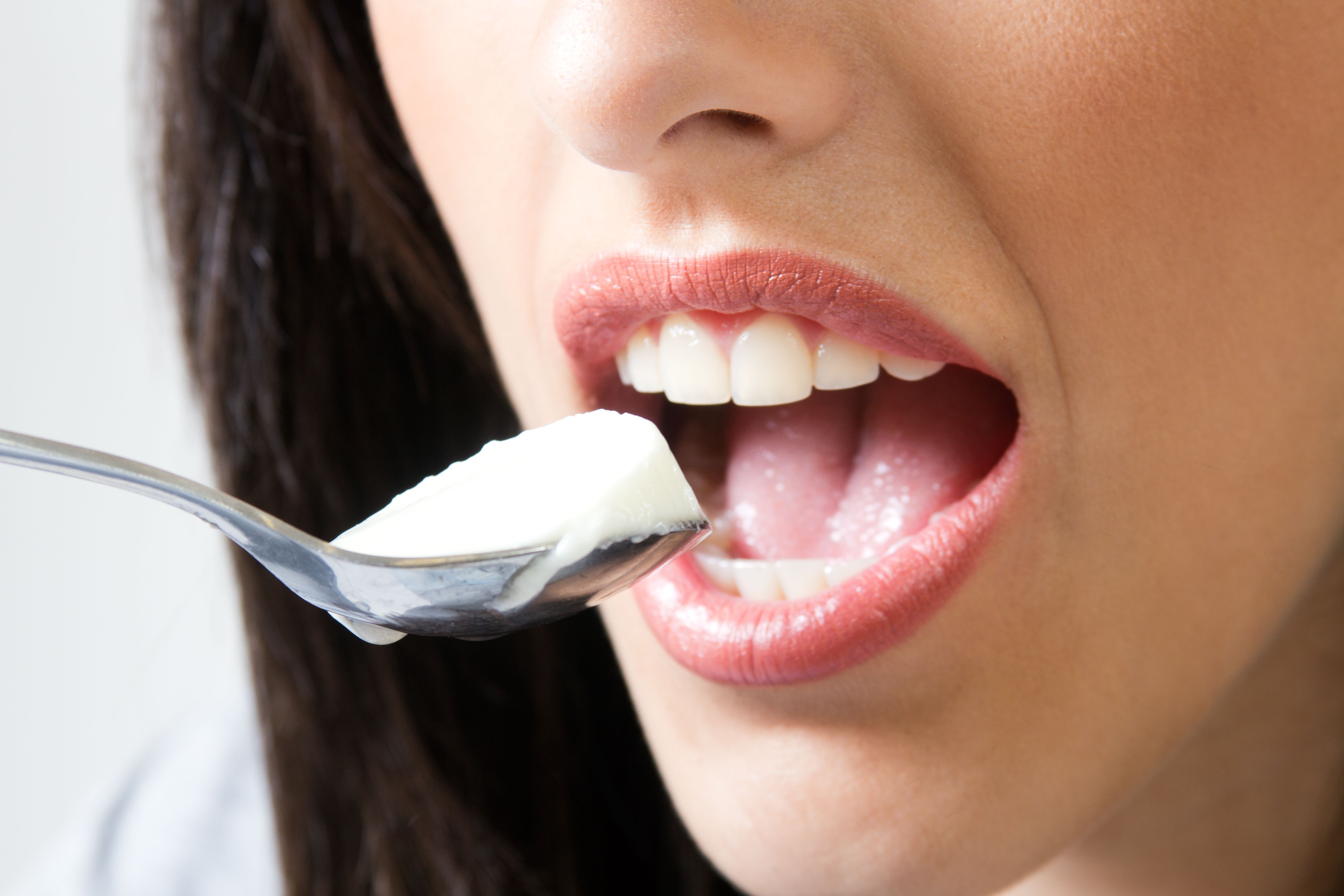 alimentos que manchan los dientes