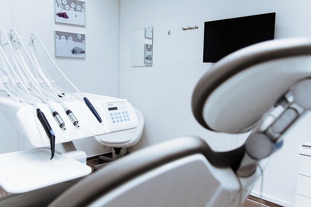 Clínicas especializadas en implantes dentales en Madrid