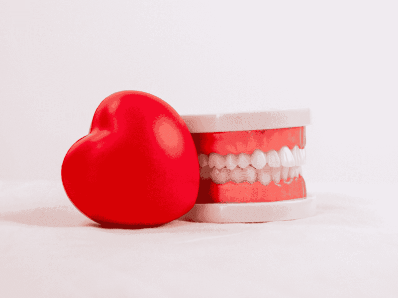 La relación entre la salud bucal y las enfermedades del corazón